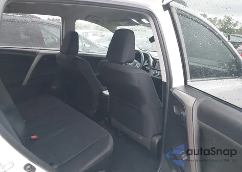 2018 Toyota Rav4 Le z USA, uszkodzony, nr VIN 2T3ZFREV0JW481069